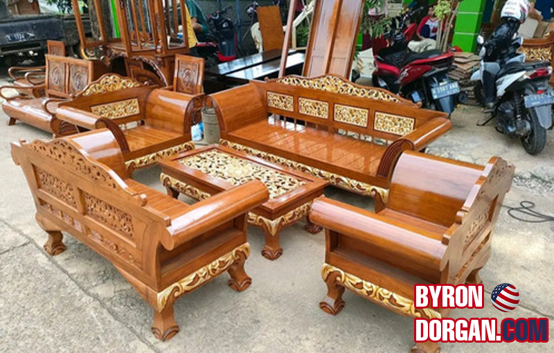 Pentingnya Pemilihan Warna Kursi Kayu untuk Interior Rumah